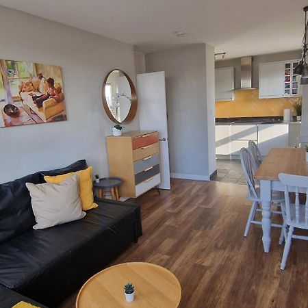 Beautiful 3-Bedroom Flat With Stunning Views Лондон Екстер'єр фото