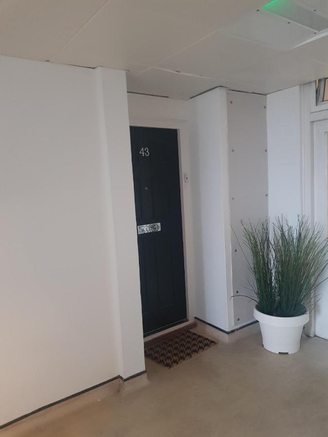 Beautiful 3-Bedroom Flat With Stunning Views Лондон Екстер'єр фото